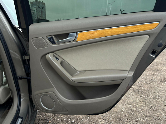 Audi A4, 2010 года, пробег 219615 км