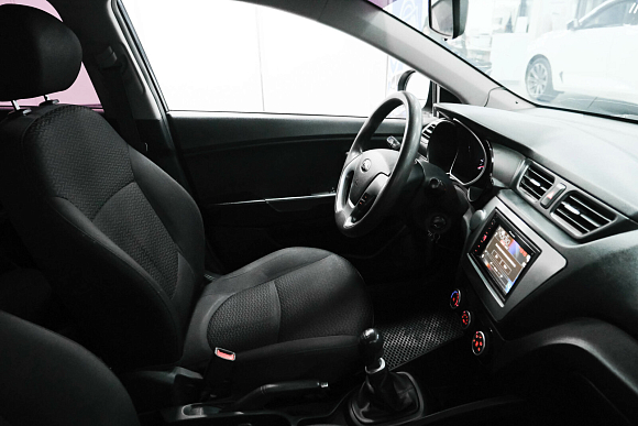 Kia Rio, 2015 года, пробег 211000 км