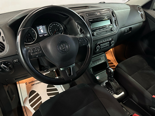Volkswagen Tiguan Adventure, 2013 года, пробег 129000 км