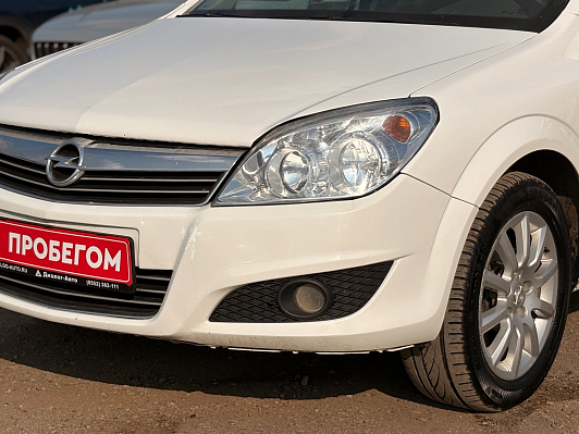 Opel Astra, 2013 года, пробег 210036 км
