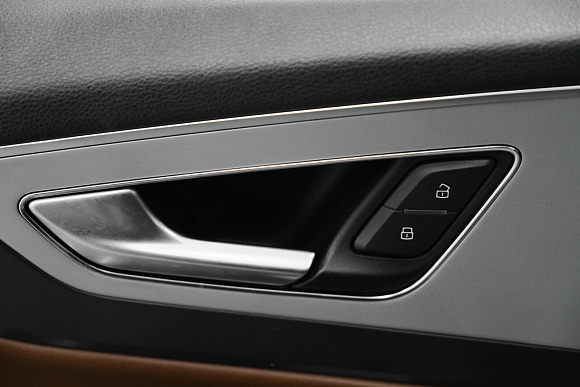 Audi Q7 Business, 2016 года, пробег 171356 км