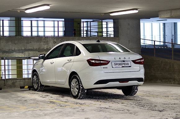 Lada (ВАЗ) Vesta Comfort, 2023 года, пробег 64000 км