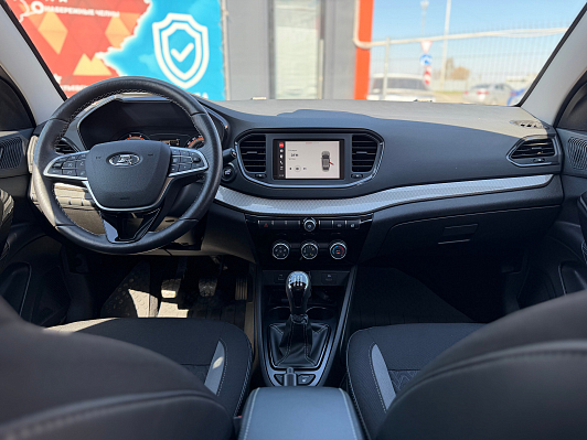 Lada (ВАЗ) Vesta, 2023 года, пробег 15000 км