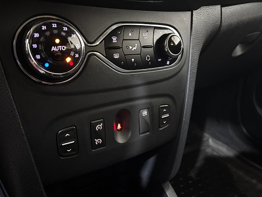 Renault Sandero, 2016 года, пробег 179036 км
