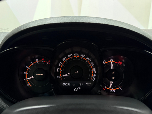 Lada (ВАЗ) Vesta Comfort Multimedia, 2017 года, пробег 105823 км