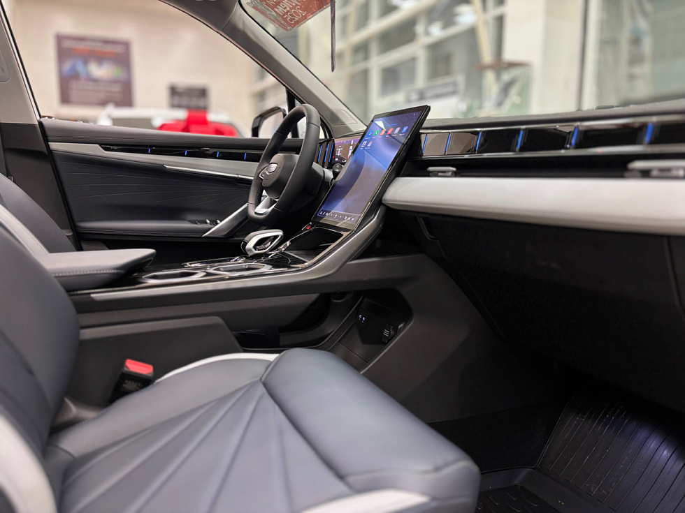 Geely Atlas Luxury, белый