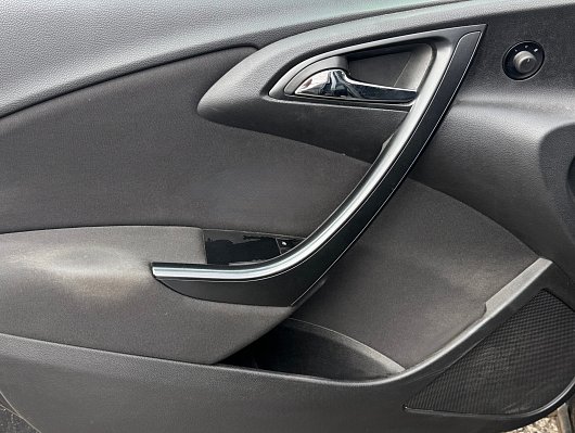 Opel Astra Essentia, 2011 года, пробег 151465 км