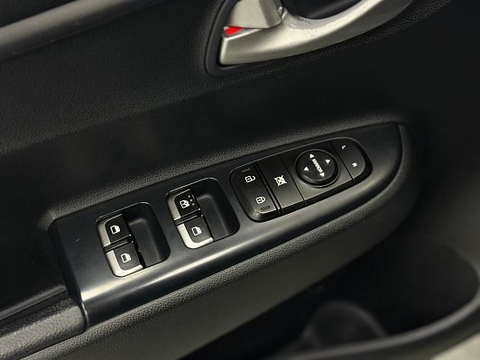 Kia Rio Luxe, 2017 года, пробег 124663 км