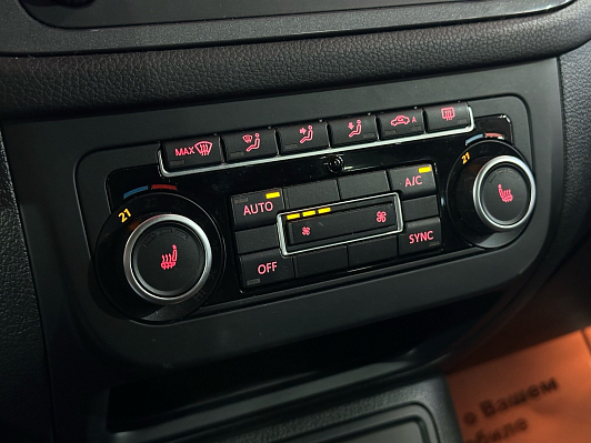 Volkswagen Tiguan Adventure, 2013 года, пробег 129000 км