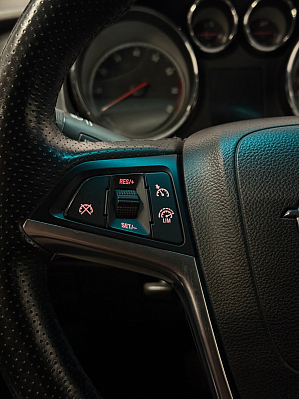 Opel Astra Sport, 2013 года, пробег 160000 км