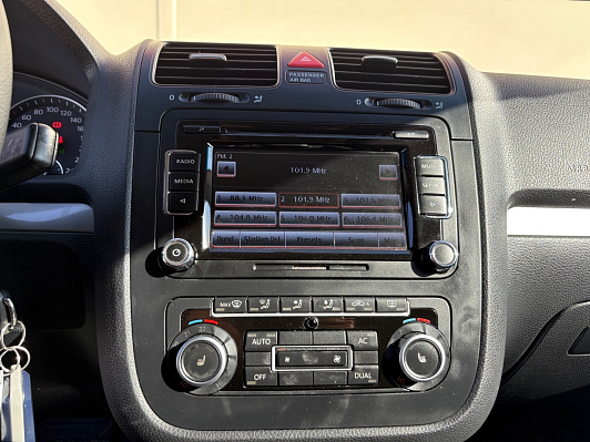 Volkswagen Jetta Trendline, 2010 года, пробег 214550 км