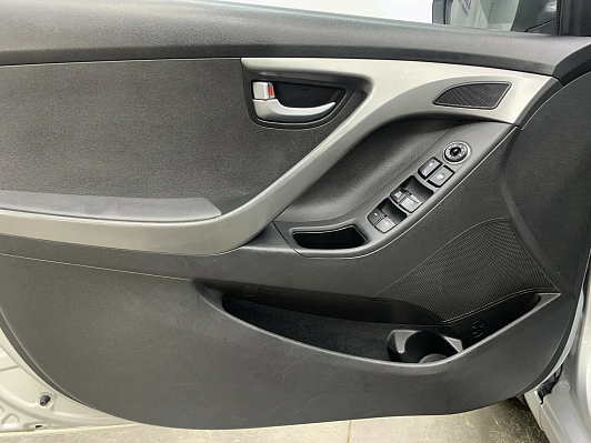 Hyundai Elantra, 2015 года, пробег 214634 км