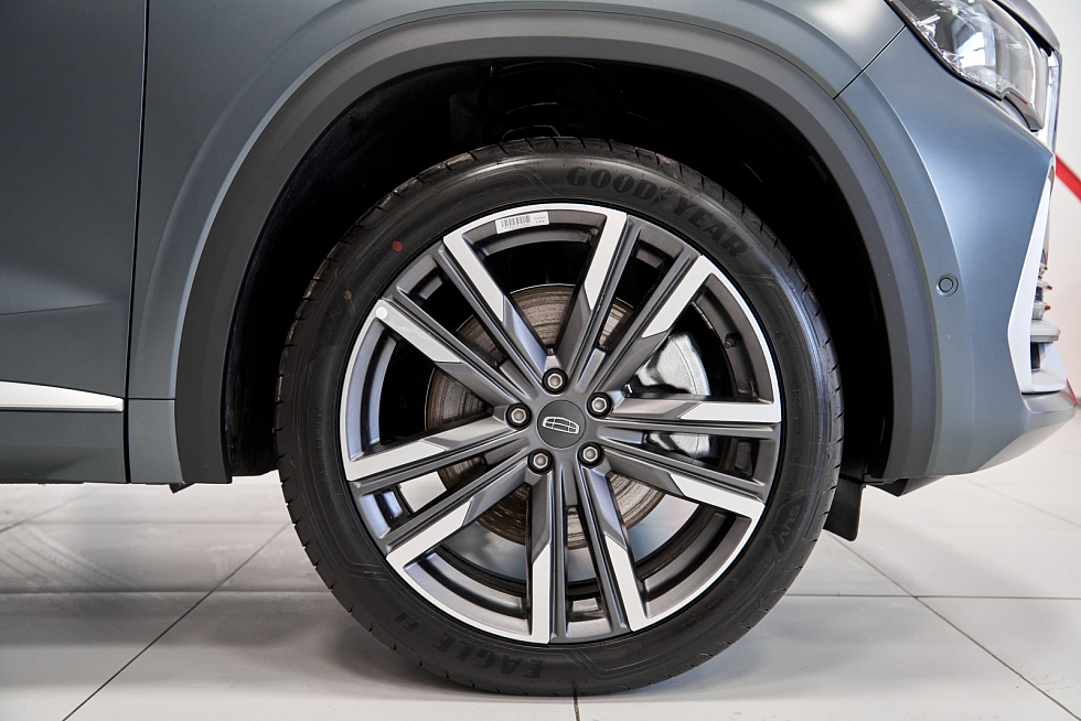 Geely Monjaro Exclusive, серый