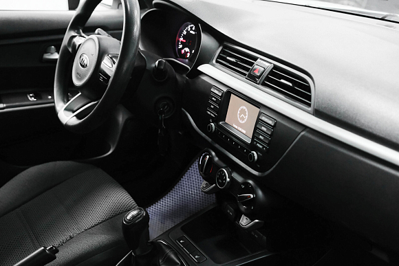 Kia Rio Comfort, 2017 года, пробег 180163 км