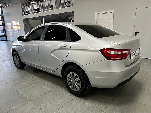 Lada (ВАЗ) Vesta Luxe, 2021 года, пробег 65000 км