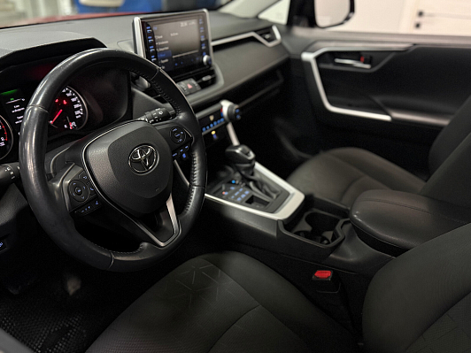Toyota RAV4 Комфорт, 2021 года, пробег 115000 км