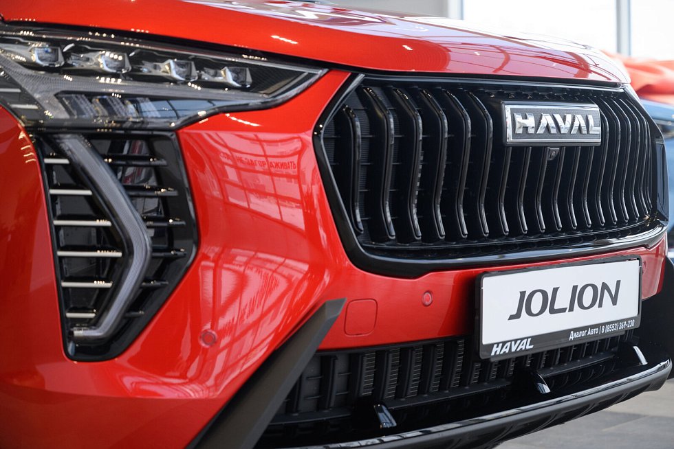 Haval Jolion Техно +, красный