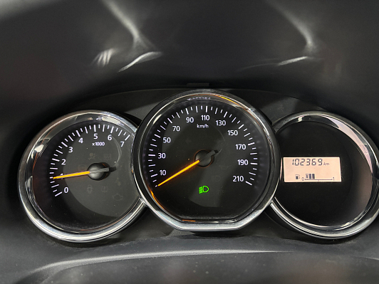Renault Logan Confort, 2015 года, пробег 102420 км