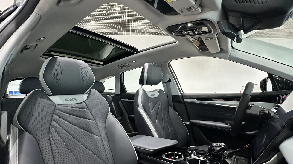 Geely Atlas Flagship Sport, серебряный