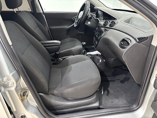Ford Focus, 2004 года, пробег 302660 км