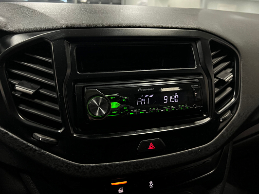 Lada (ВАЗ) Vesta 50 Anniversary, 2016 года, пробег 129000 км