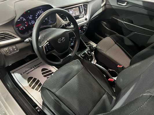 Hyundai Solaris Comfort, 2019 года, пробег 130000 км