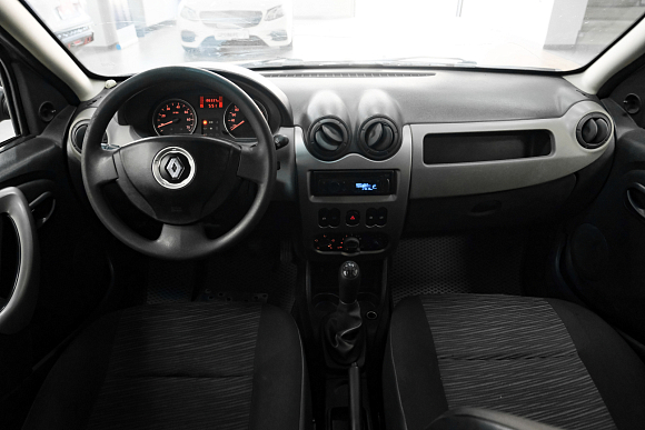 Renault Sandero Expression, 2011 года, пробег 196200 км
