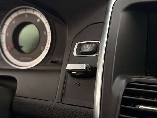 Volvo XC60 Kinetic, 2012 года, пробег 234700 км