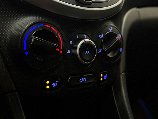 Hyundai Solaris Active, 2012 года, пробег 132726 км