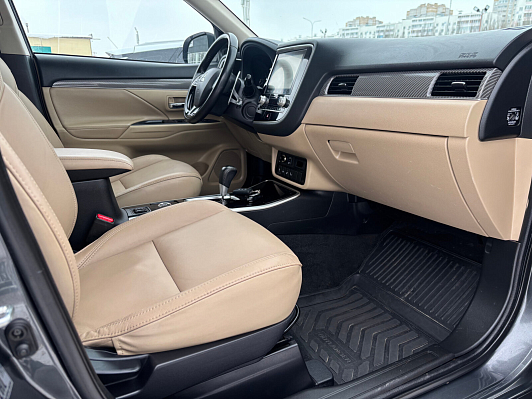 Mitsubishi Outlander Ultimate, 2020 года, пробег 157436 км