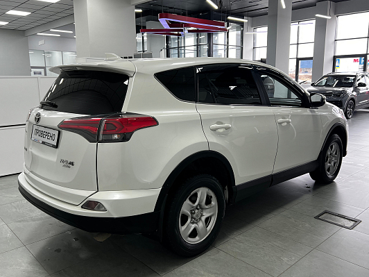 Toyota RAV4, 2017 года, пробег 165000 км