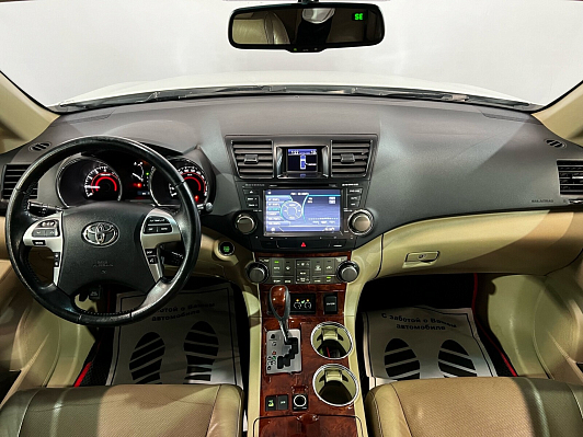 Toyota Highlander, 2012 года, пробег 182000 км