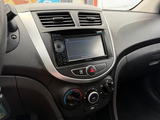 Hyundai Solaris Classic, 2012 года, пробег 184000 км