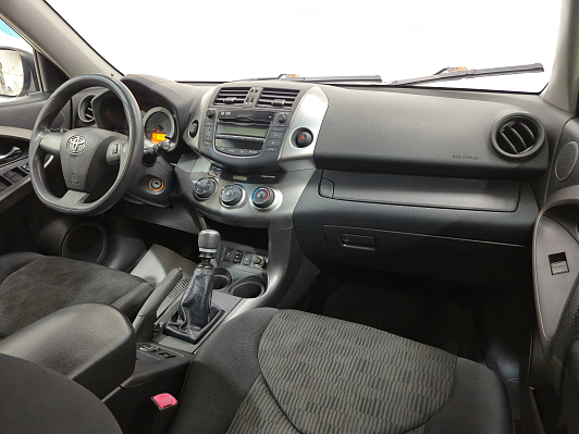 Toyota RAV4, 2011 года, пробег 137509 км