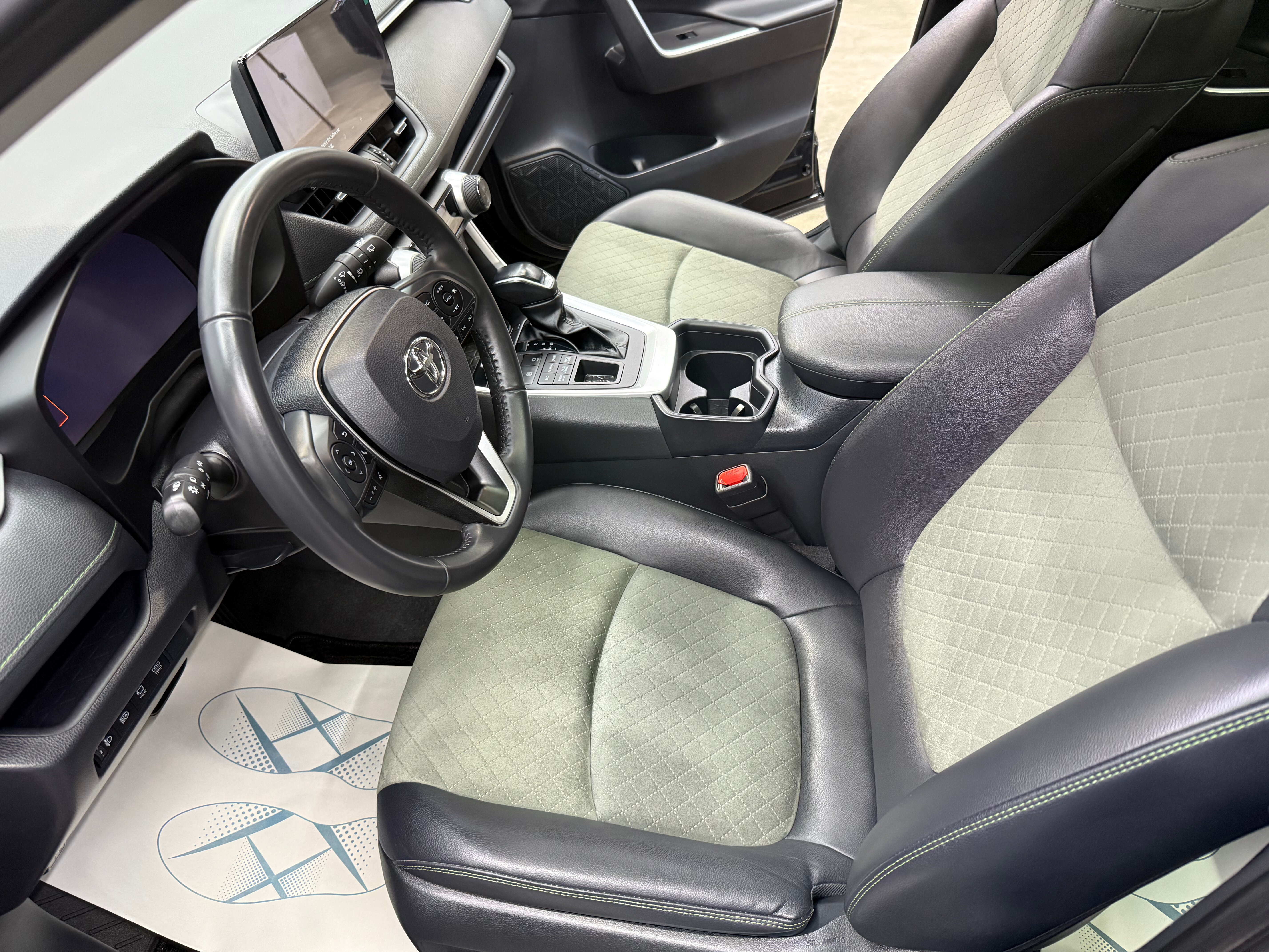 Toyota RAV4 Adventure Plus, 2024 года, пробег 19088 км