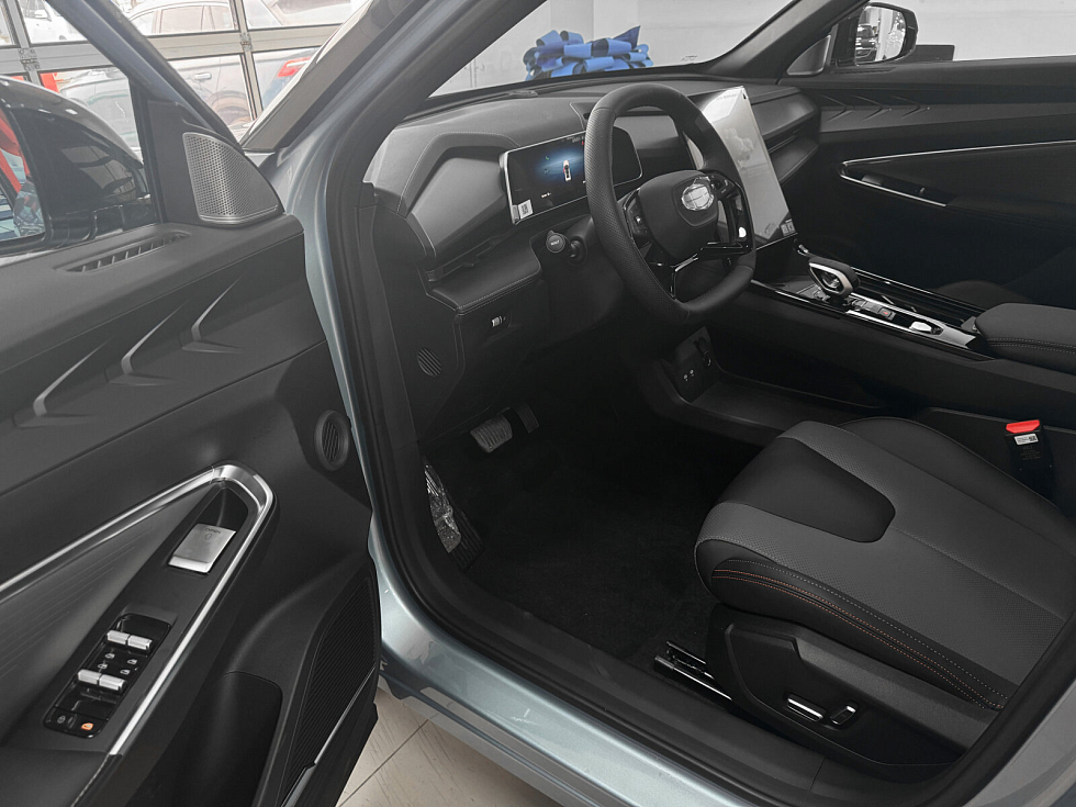 Geely Cityray Флагман, серебряный