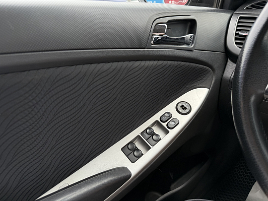 Hyundai Solaris Optima, 2011 года, пробег 275000 км