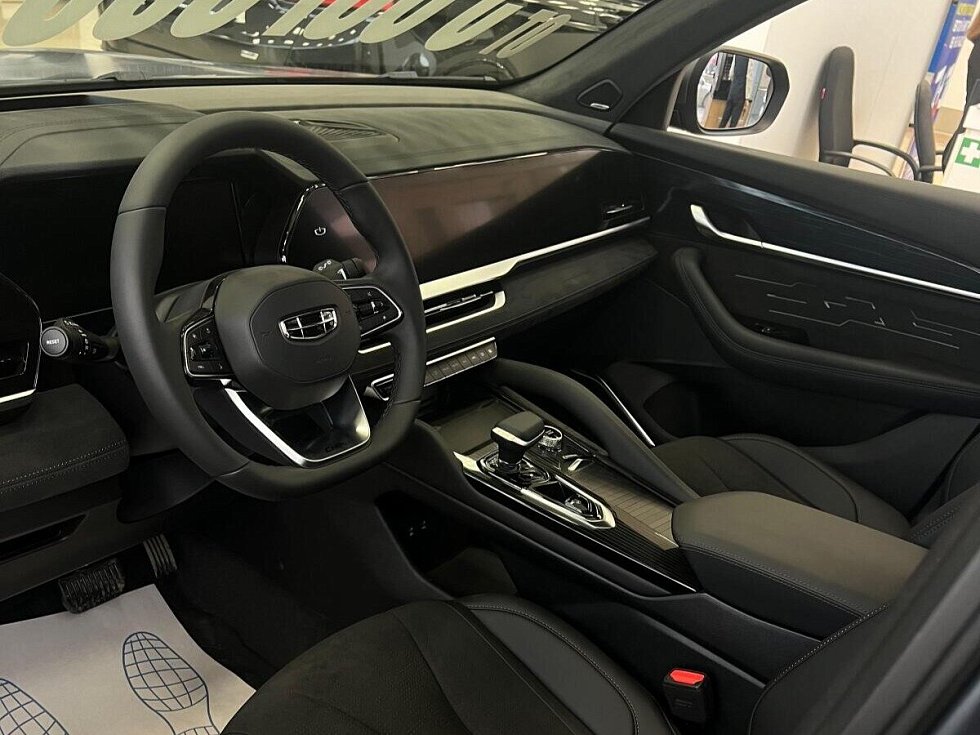 Geely Monjaro Флагман, черный