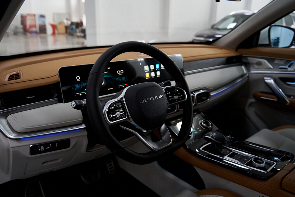 JETOUR X70+ Престиж, белый