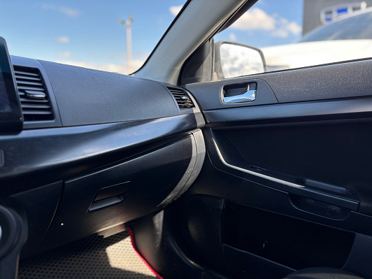 Mitsubishi Lancer, 2010 года, пробег 175246 км