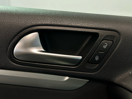 Volkswagen Tiguan Adventure, 2013 года, пробег 129000 км