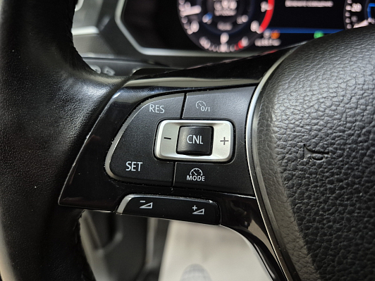 Volkswagen Tiguan Highline, 2018 года, пробег 124500 км