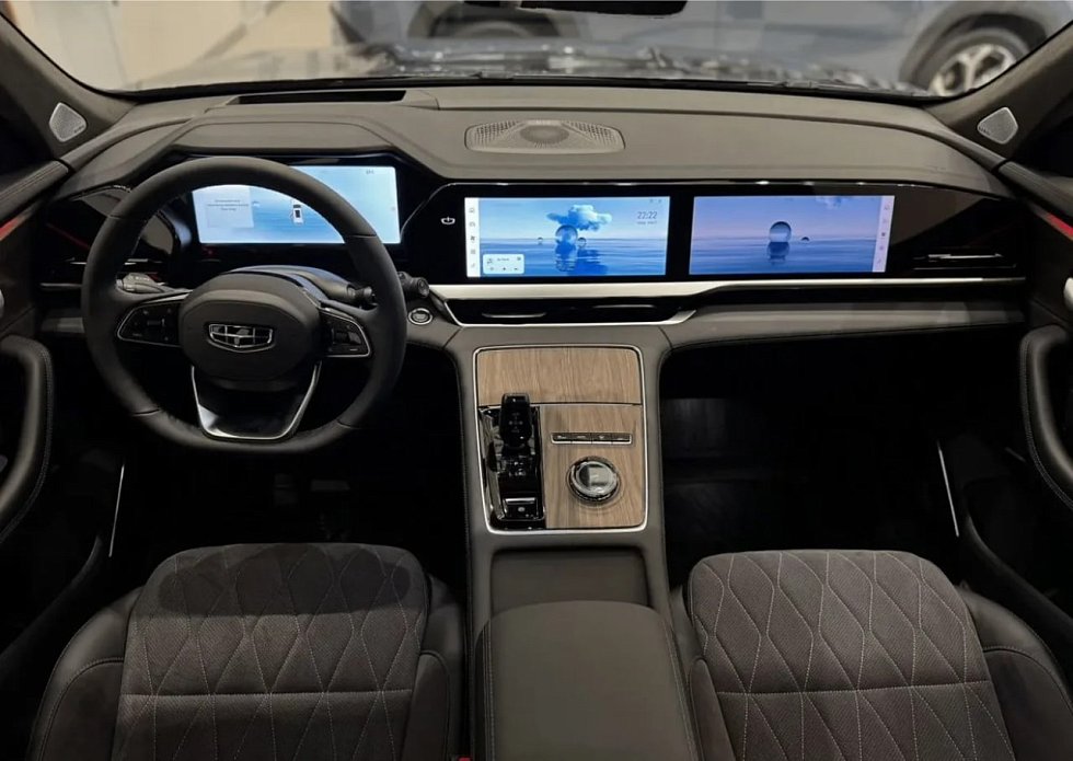 Geely Monjaro Люкс, серый