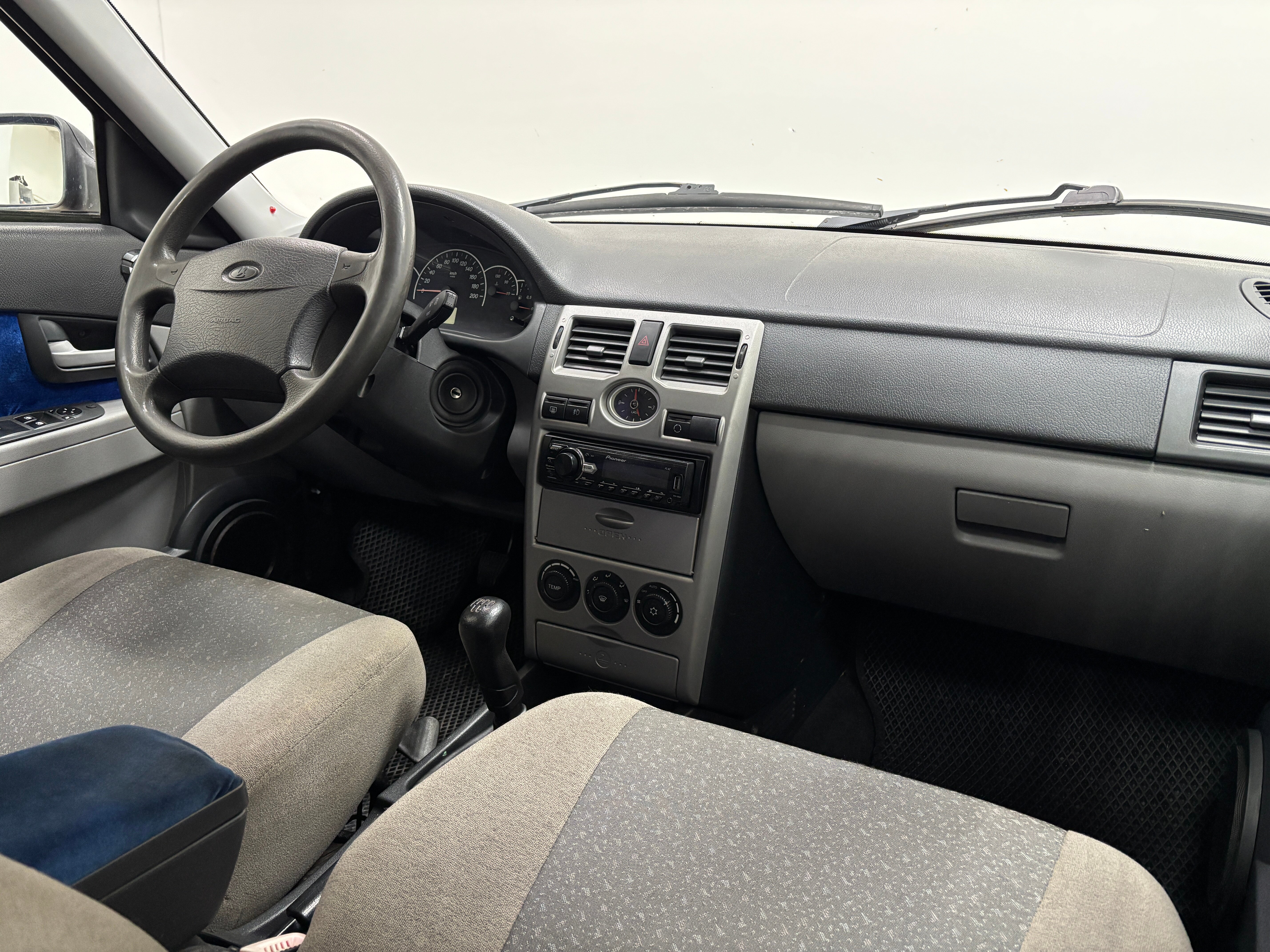 Lada (ВАЗ) Priora Люкс, 2009 года, пробег 117049 км