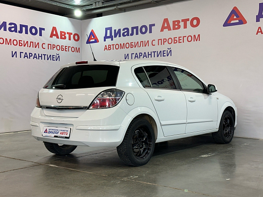 Opel Astra, 2014 года, пробег 125000 км