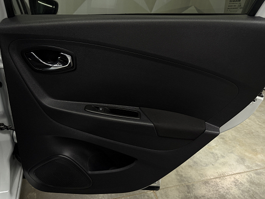 Renault Kaptur Style, 2017 года, пробег 121453 км