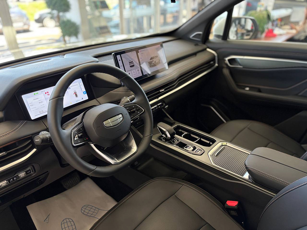 Geely Okavango Luxury, белый