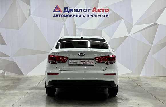 Kia Rio Luxe, 2016 года, пробег 84904 км