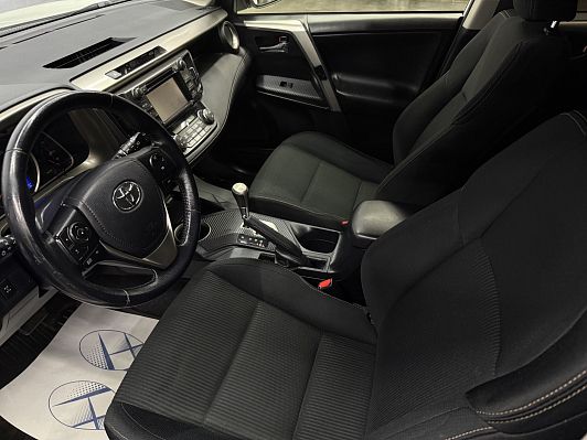 Toyota RAV4, 2013 года, пробег 111802 км