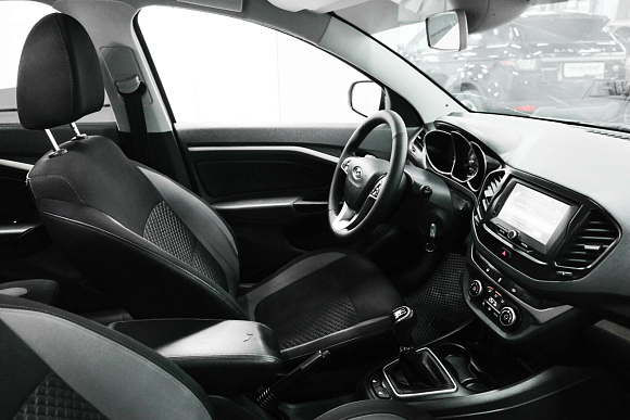 Lada (ВАЗ) Vesta Luxe Multimedia (2019-2021), 2018 года, пробег 144454 км